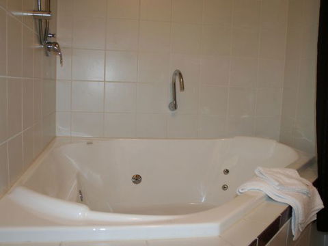 Tudor Cottages Mount Dandenong - Accommodation Rockhampton 4