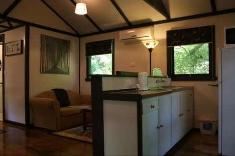 Tudor Cottages Mount Dandenong - Accommodation Rockhampton 7