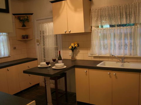 Tudor Cottages Mount Dandenong - Accommodation Rockhampton 8