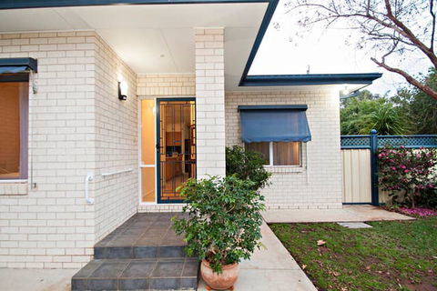 Rosies Cottage - Accommodation Rockhampton 2