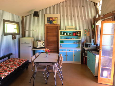 Fig Tree Retro Studio - Accommodation Rockhampton 6
