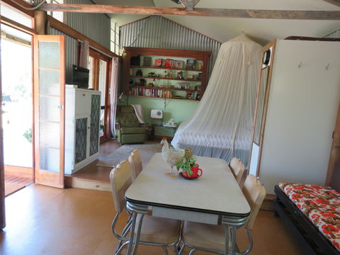 Fig Tree Retro Studio - Accommodation Rockhampton 7