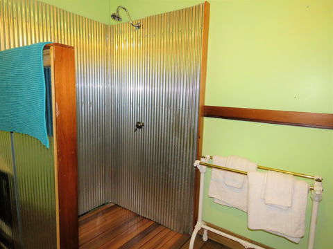 Fig Tree Retro Studio - Accommodation Rockhampton 9
