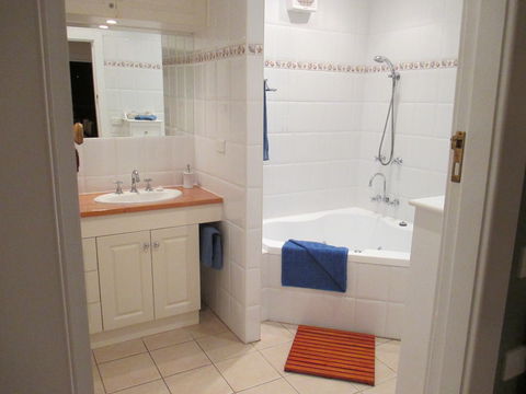 Iona Cottage - Accommodation Rockhampton 4