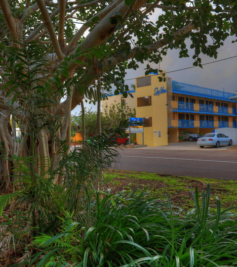 Sky View Units - Accommodation Rockhampton 6