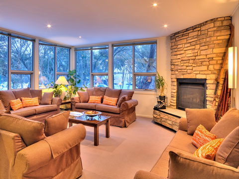 Ajax Ski Club - Accommodation Rockhampton 2