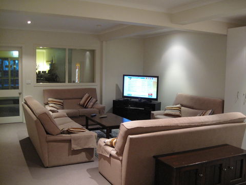 Ajax Ski Club - Accommodation Rockhampton 3