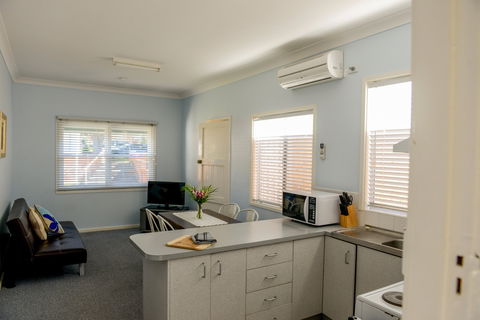 Bridge Cottage - Accommodation Rockhampton 1