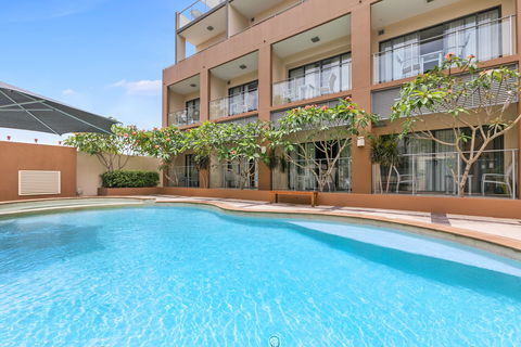 Eden By The Bay - Accommodation Rockhampton 1