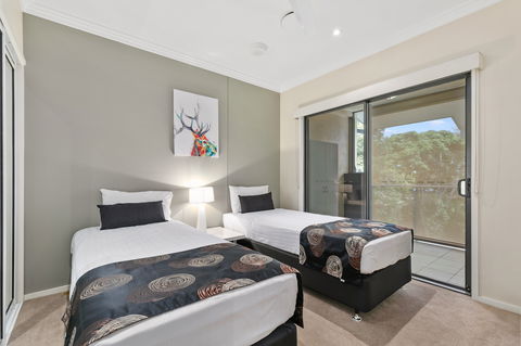 Eden By The Bay - Accommodation Rockhampton 4