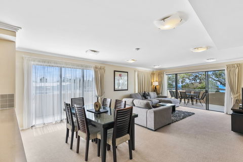 Eden By The Bay - Accommodation Rockhampton 8