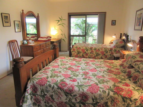 Peaceful Palms Bed And Breakfast - Accommodation Rockhampton 0