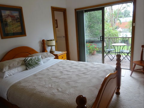 Peaceful Palms Bed And Breakfast - Accommodation Rockhampton 1