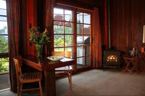 Seclusions - Accommodation Rockhampton 2