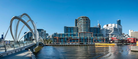 Waterfront Melbourne Apartments - Accommodation Rockhampton 0
