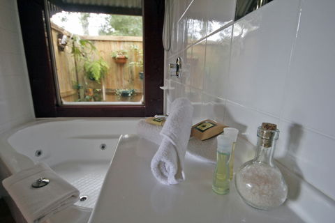 Bendles Cottages And Country Villas - Accommodation Rockhampton 2