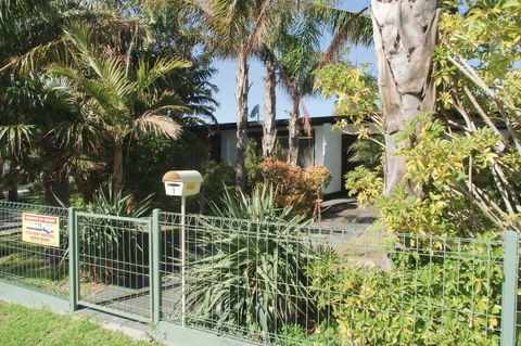 Horseshoe Bay Hideaway - Accommodation Rockhampton 0
