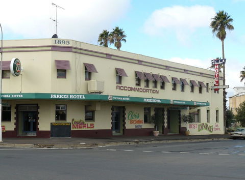 Parkes Hotel - Accommodation Rockhampton 0
