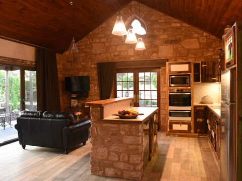 Riverline Cottage - Accommodation Rockhampton 1