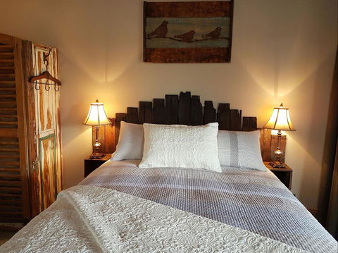 Riverline Cottage - Accommodation Rockhampton 2