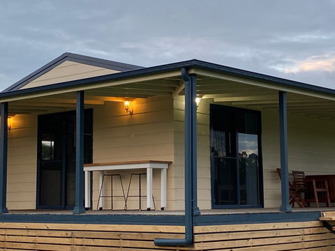 Riverside Park Cottage - Accommodation Rockhampton 0