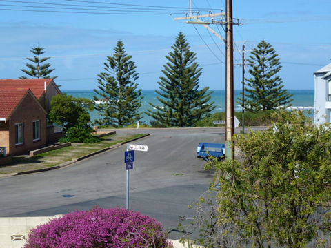 Te Whanau - Accommodation Rockhampton 0