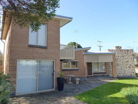 Te Whanau - Accommodation Rockhampton 1