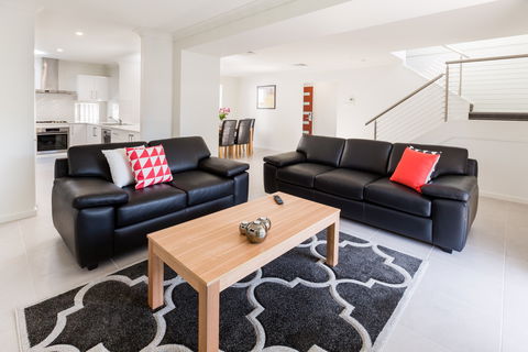 Wallsend Executive Apartments - Accommodation Rockhampton 1