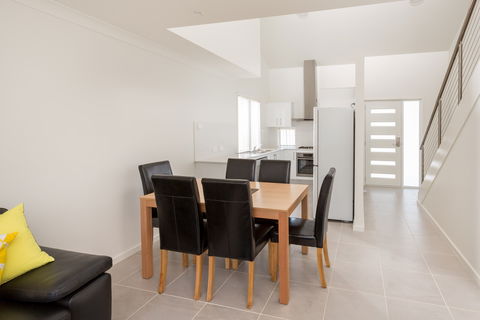 Wallsend Executive Apartments - Accommodation Rockhampton 2