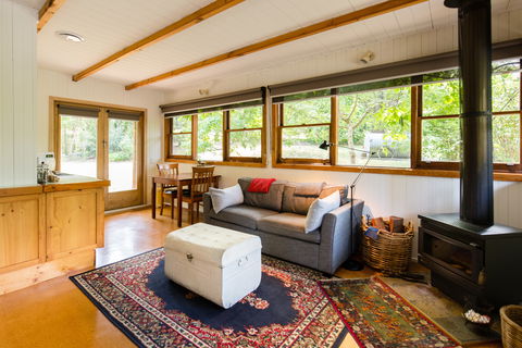 Braeside Mount Macedon Country Retreat - Accommodation Rockhampton 0