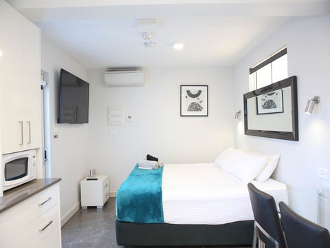 Mark Studios - Accommodation Rockhampton 1