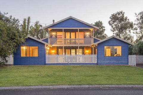 Ultramarine - Accommodation Rockhampton 0