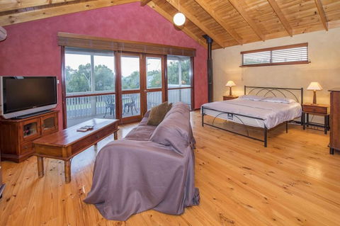 Ultramarine - Accommodation Rockhampton 2