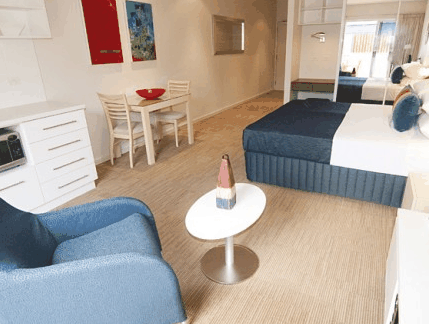 Broadwater Mariner Resort