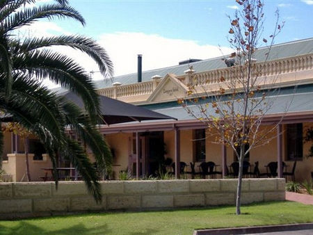 Dongara Hotel Motel - Accommodation Rockhampton 0