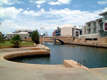 Crest Del Mar Apartments - Accommodation Rockhampton 0