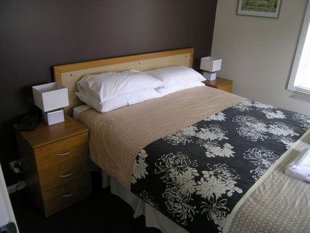 Lilacs Waterfront Villas And Cottages - Accommodation Rockhampton 1