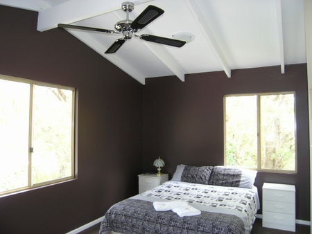 Lilacs Waterfront Villas And Cottages - Accommodation Rockhampton 2