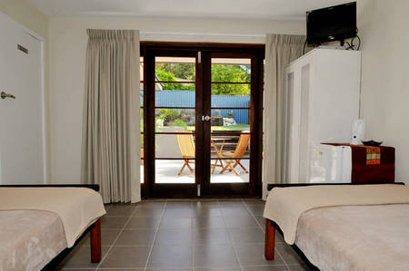 Waikiki Beach Bed And Breakfast - Accommodation Rockhampton 3