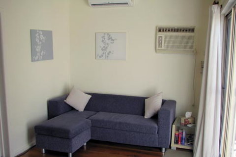 San Remo Holiday House - Accommodation Rockhampton 1