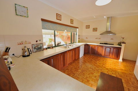 Homestead Bed And Breakfast - Accommodation Rockhampton 3