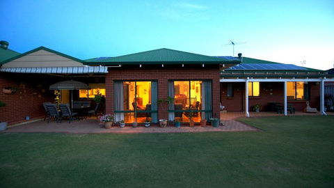 Homestead Bed And Breakfast - Accommodation Rockhampton 4