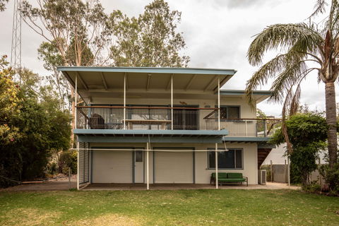 78  River Lane Mannum -River Shack Rentals - Accommodation Rockhampton 0