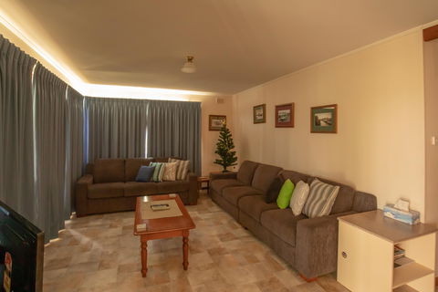 78  River Lane Mannum -River Shack Rentals - Accommodation Rockhampton 2