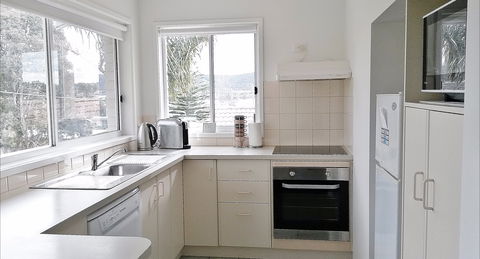 Beachcomber Apartments - Accommodation Rockhampton 2