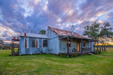 Blaxland's Cottage - Accommodation Rockhampton 0