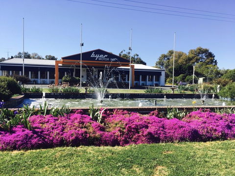 Byer Fountain Motor Inn And Restaurant - Accommodation Rockhampton 0