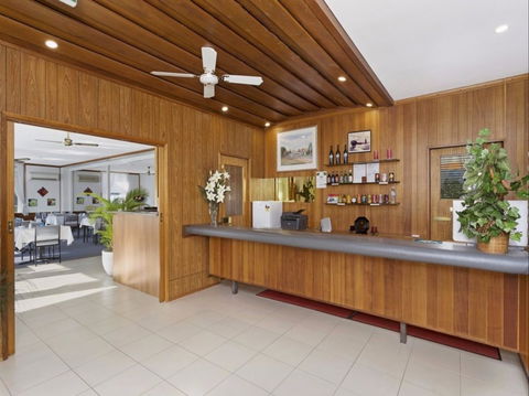 Byer Fountain Motor Inn And Restaurant - Accommodation Rockhampton 1