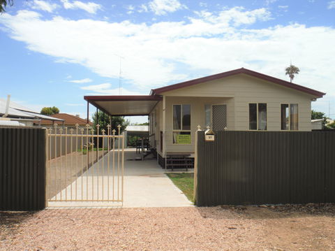 East End Tranquility - Accommodation Rockhampton 0