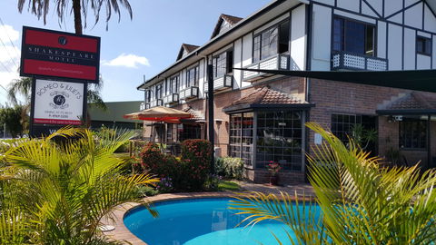 Shakespeare Motel - Accommodation Rockhampton 0